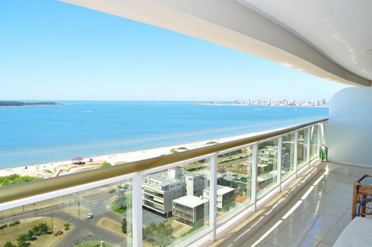 3 bedrooms Apartment in Maldonado, Uruguay No. 4611