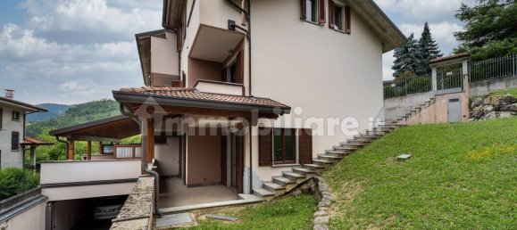 3 bedrooms Villa in Bobbio, Italy No. 292863 4