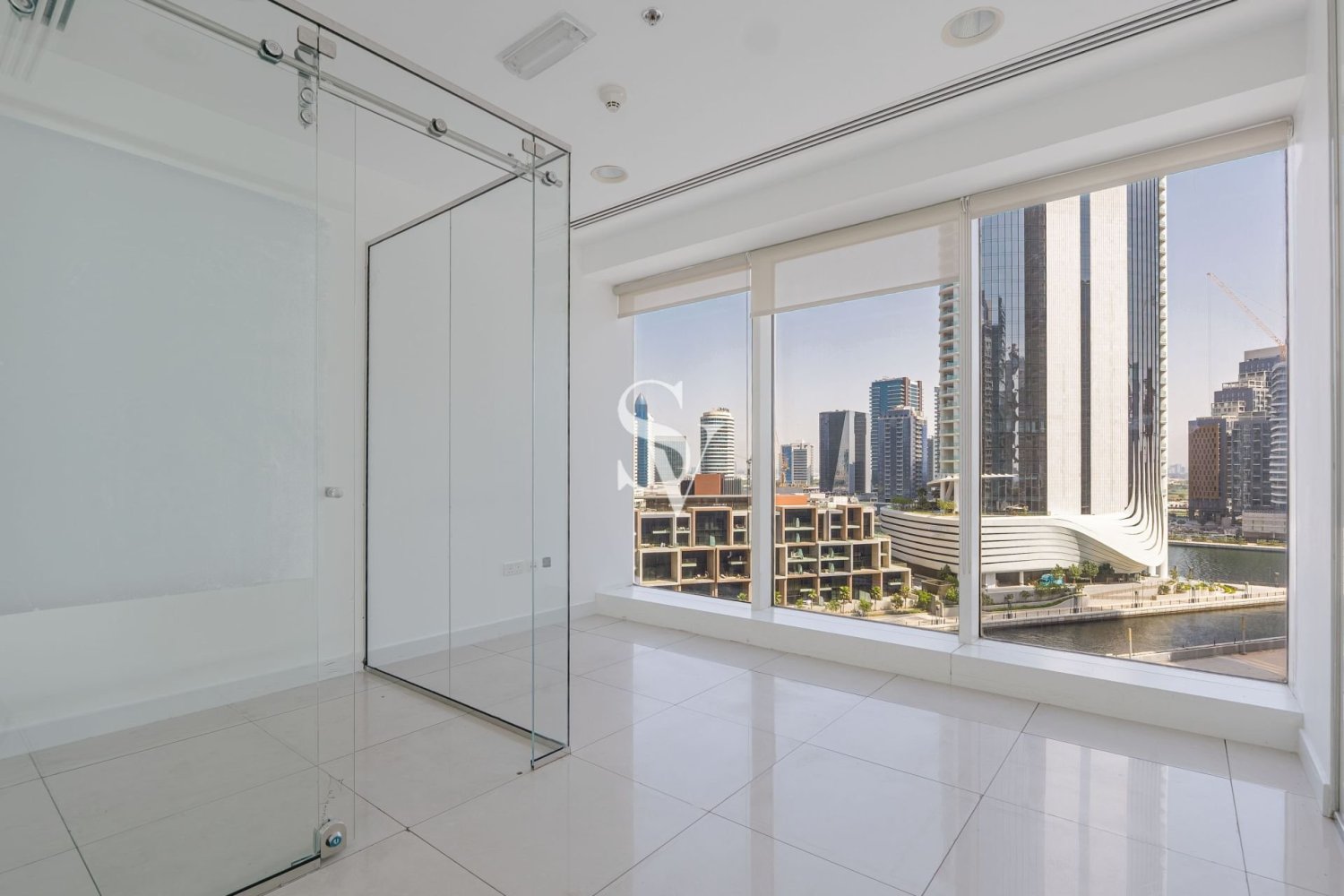 156 m² oficina en alquiler en Business Bay, Dubai, UAE № 191735