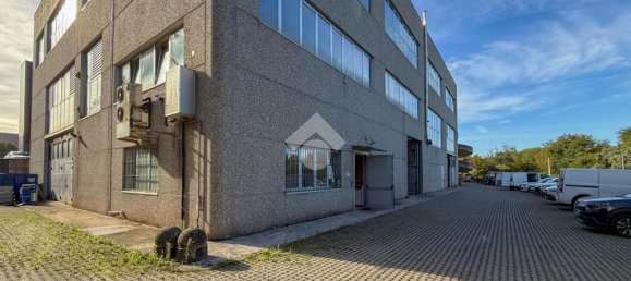 Almacén de 2 habitaciónes en Bulciago, Italy No. 341371 11