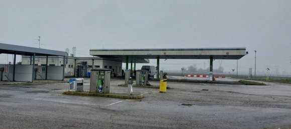 Propriété commerciale à Borgocarbonara, Italy 1203m² No. 378503 11