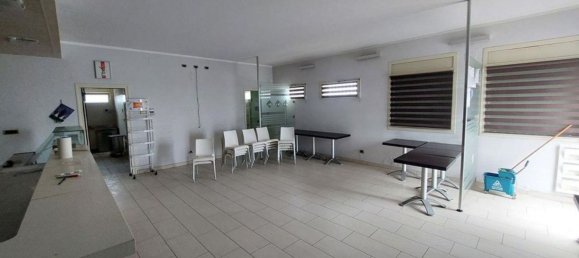 Propriété commerciale à Borgocarbonara, Italy 1203m² No. 378503 5