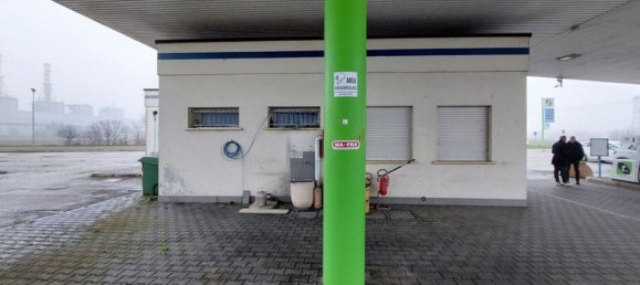 Propriété commerciale à Borgocarbonara, Italy 1203m² No. 378503 2