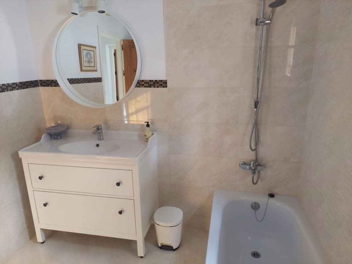 3 bedrooms House in Tolox, Spain No. 55547