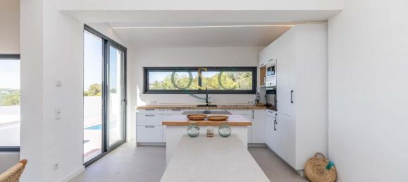 3 bedrooms Villa in Faro, Portugal No. 230534 3