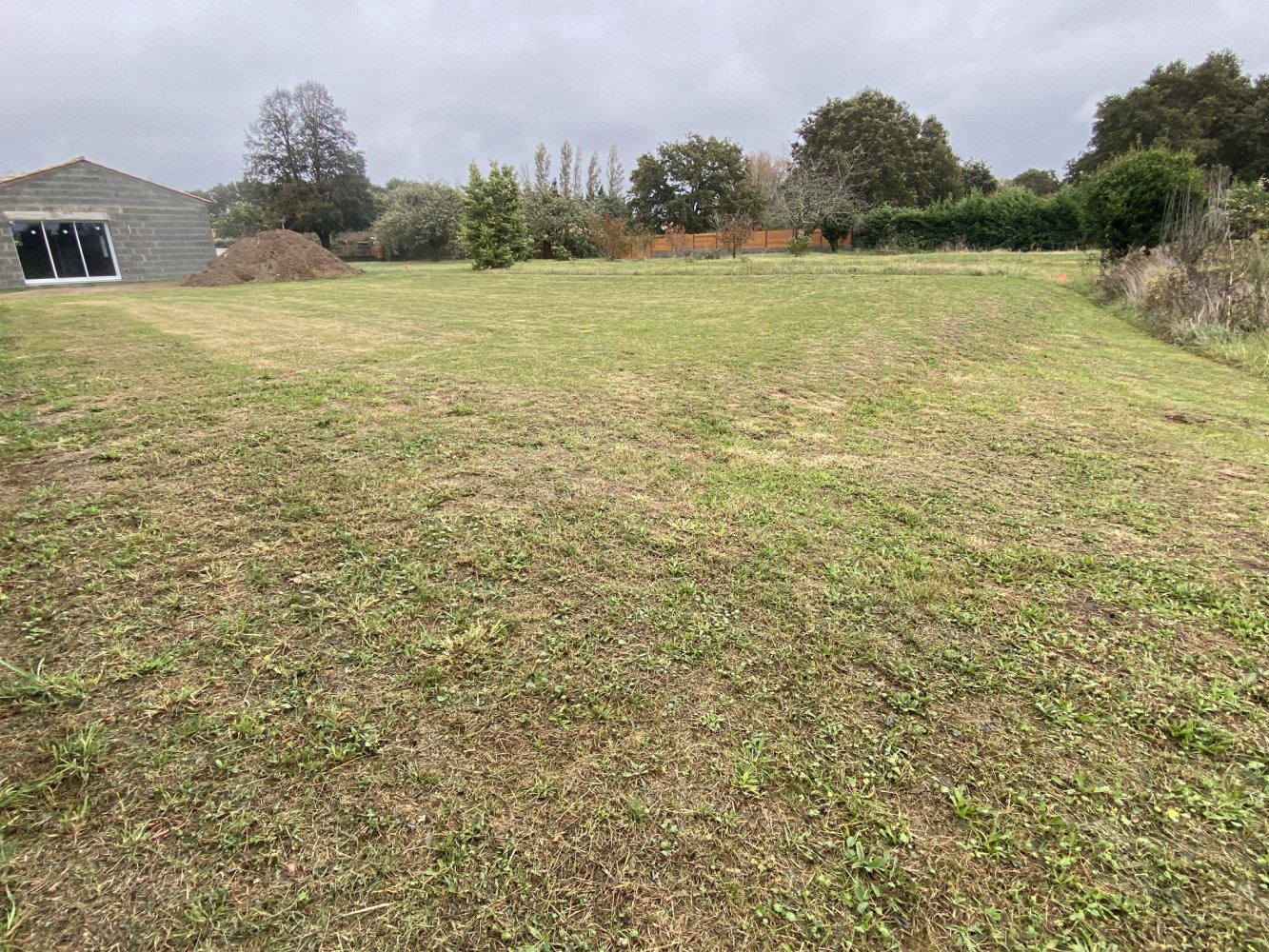  Land in Cheix-en-Retz, France No. 105455