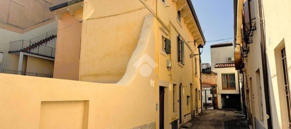 1 bedroom Apartment in Verona, Italy No. 140599 14