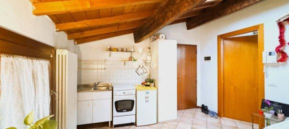 1 bedroom Apartment in Verona, Italy No. 140599 4