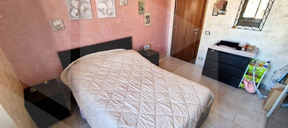 3 rooms Apartment in Rome, Italy No. 20662 2