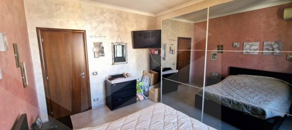 3 rooms Apartment in Rome, Italy No. 20662 4