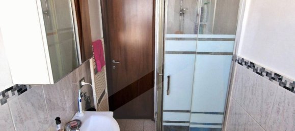 3 rooms Apartment in Rome, Italy No. 20662 12