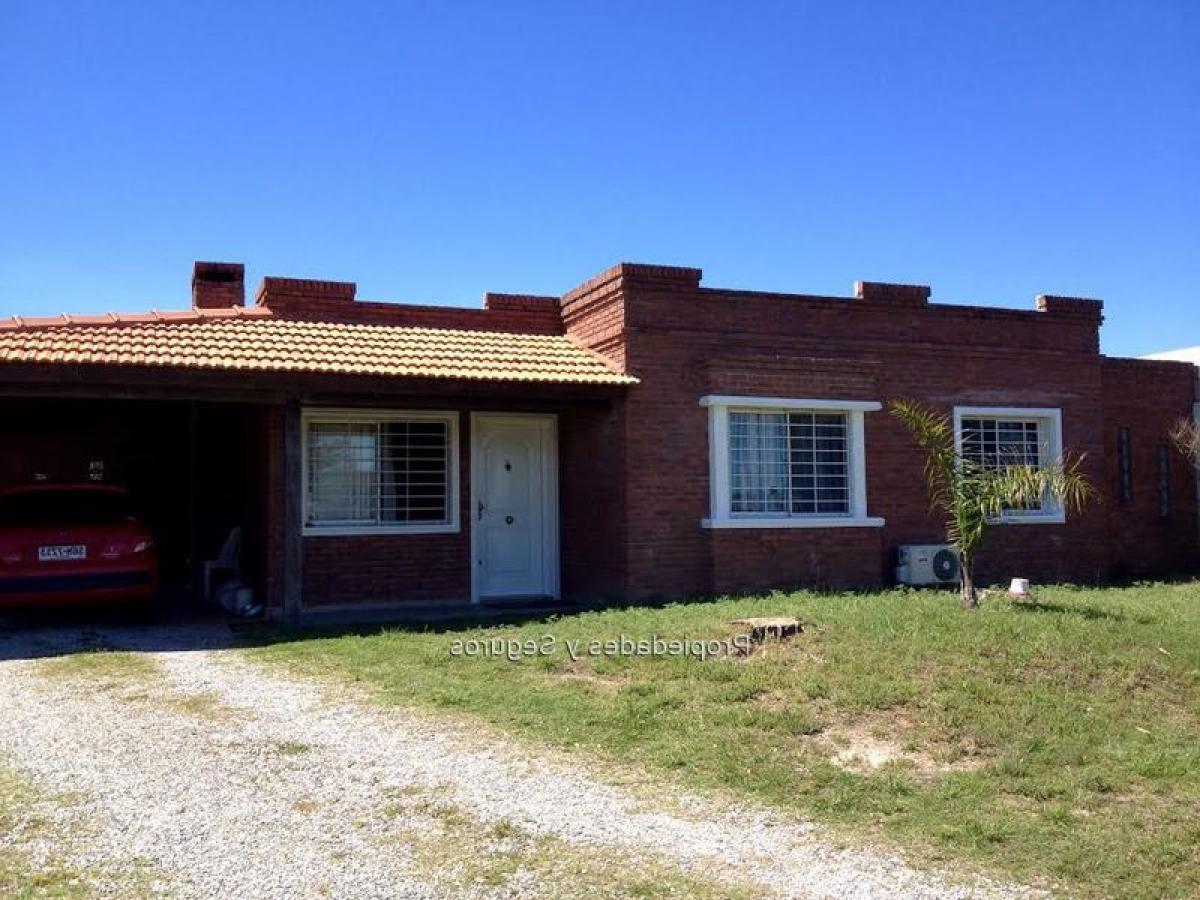 3 bedrooms House in Canelones, Uruguay No. 10531
