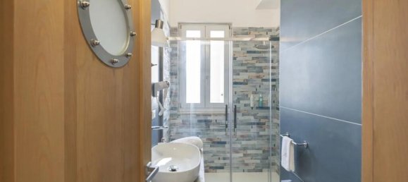 Villa de 7 dormitorios en Castro, Italy No. 329330 32