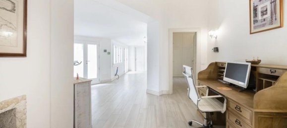 Villa de 7 dormitorios en Castro, Italy No. 329330 34