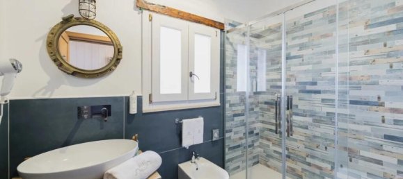 Villa de 7 dormitorios en Castro, Italy No. 329330 9