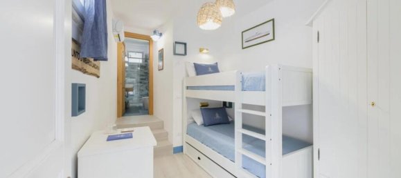 Villa de 7 dormitorios en Castro, Italy No. 329330 3