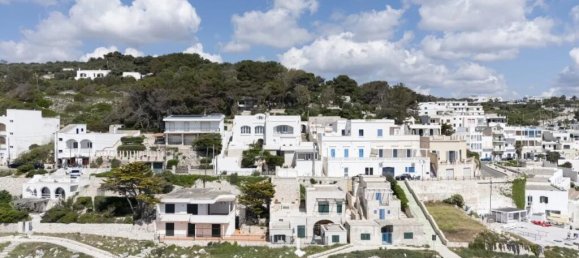 Villa de 7 dormitorios en Castro, Italy No. 329330 20