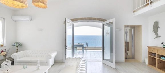 Villa de 7 dormitorios en Castro, Italy No. 329330 23