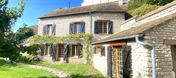 5 bedrooms House in Maule, France No. 163002 20