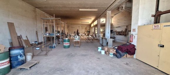 Almacén en Mosta, Malta No. 13243 5