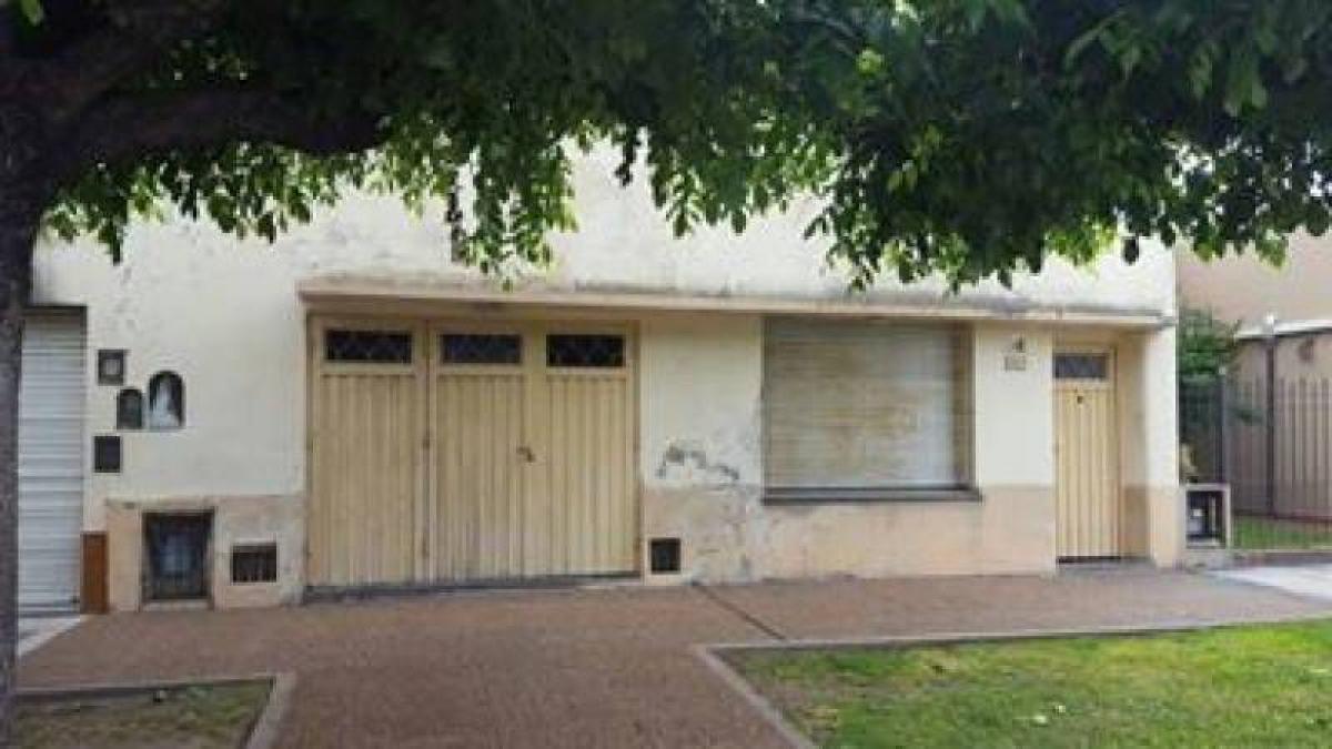 2 bedrooms House in Quilmes, Argentina No. 52455