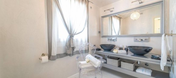 10 rooms Villa in Olbia, Italy No. 70294 4