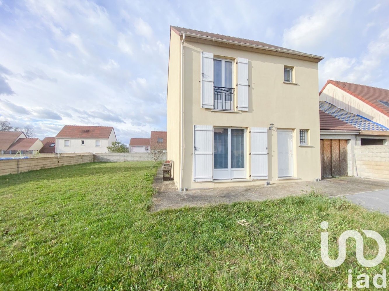 4-salle Maison à Château-Thierry, France No. 217006