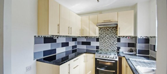 2 bedrooms House in Gloucester, United Kingdom No. 13725 2