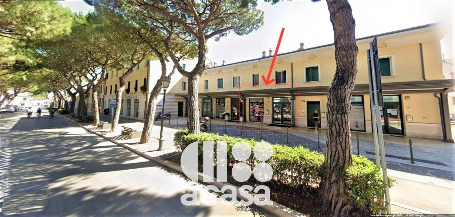 2 rooms Commercial property in Cesenatico, Italy No. 374855