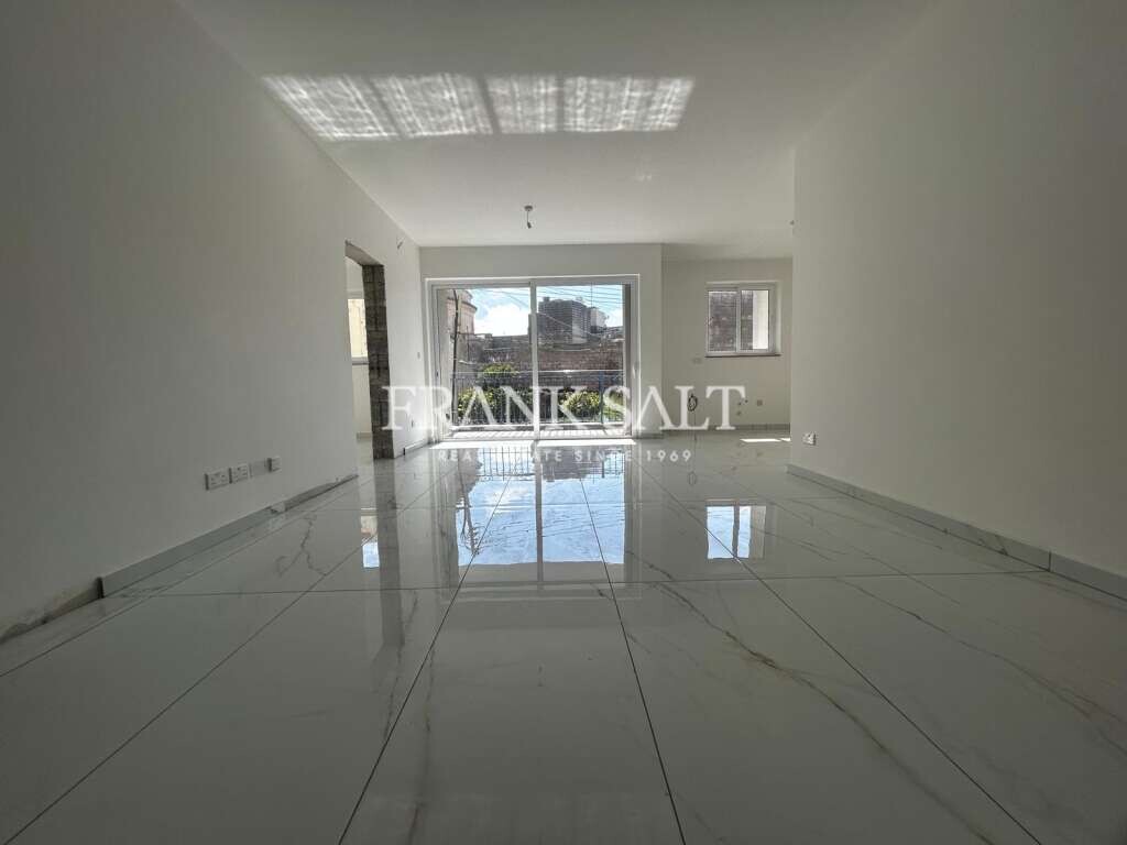 3 bedrooms Apartment in Mgarr, Malta No. 454