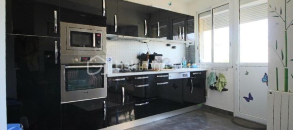 3 bedrooms House in Amiens, France No. 262833 2