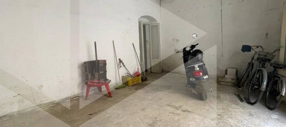 1-Zimmer Gewerbliche Immobilie in Corato, Italy, Nr. 17856 3