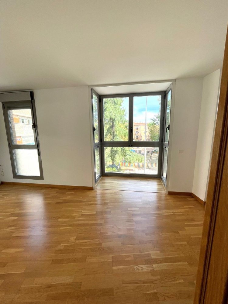 Квартира с 2 спальнями в Мадрид, Испания № 250694