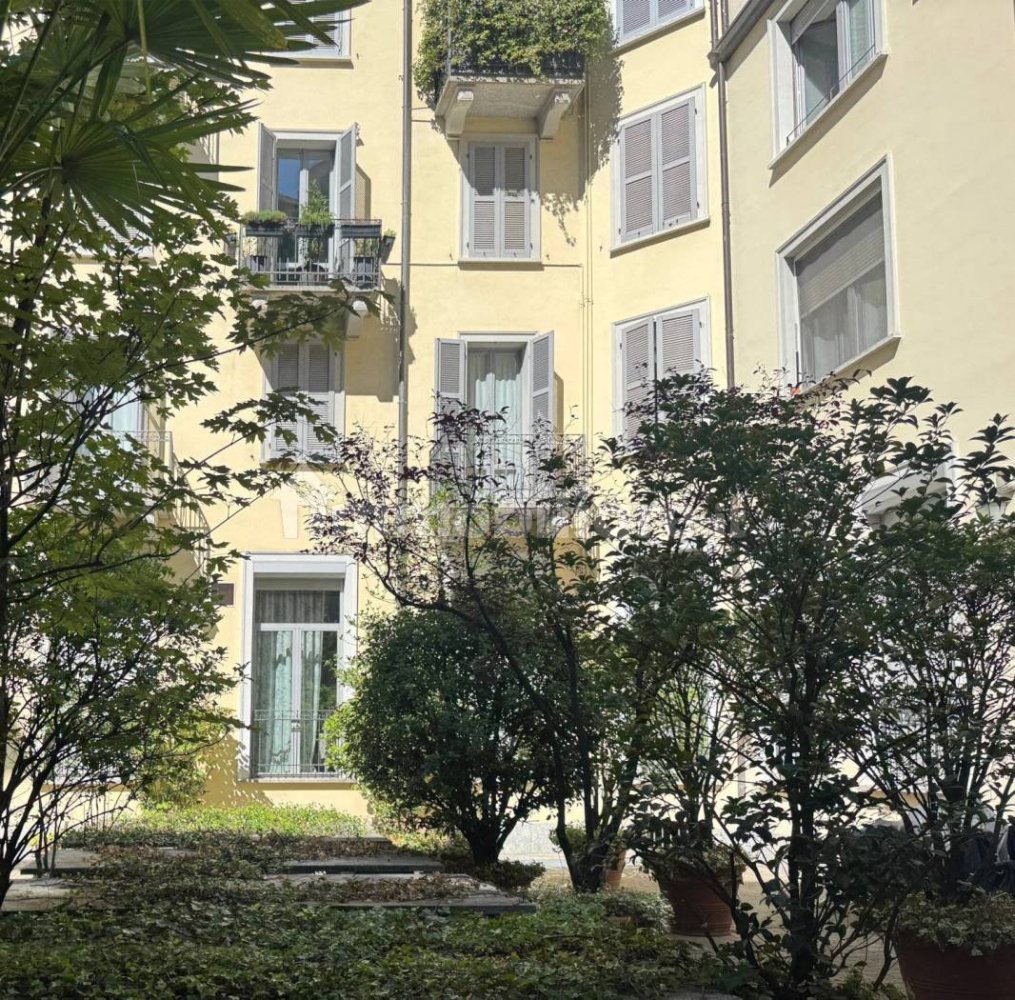 Studio à Milan, Italy No. 379822