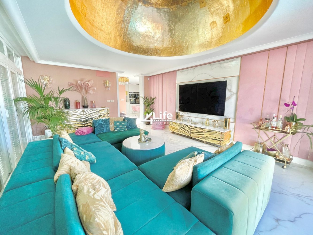 4 bedrooms Villa in Adeje, Spain No. 194390