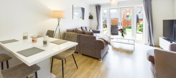 2 bedrooms House in Bordon, United Kingdom No. 13814 2