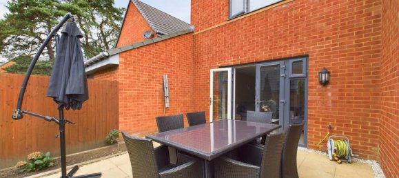 2 bedrooms House in Bordon, United Kingdom No. 13814 8