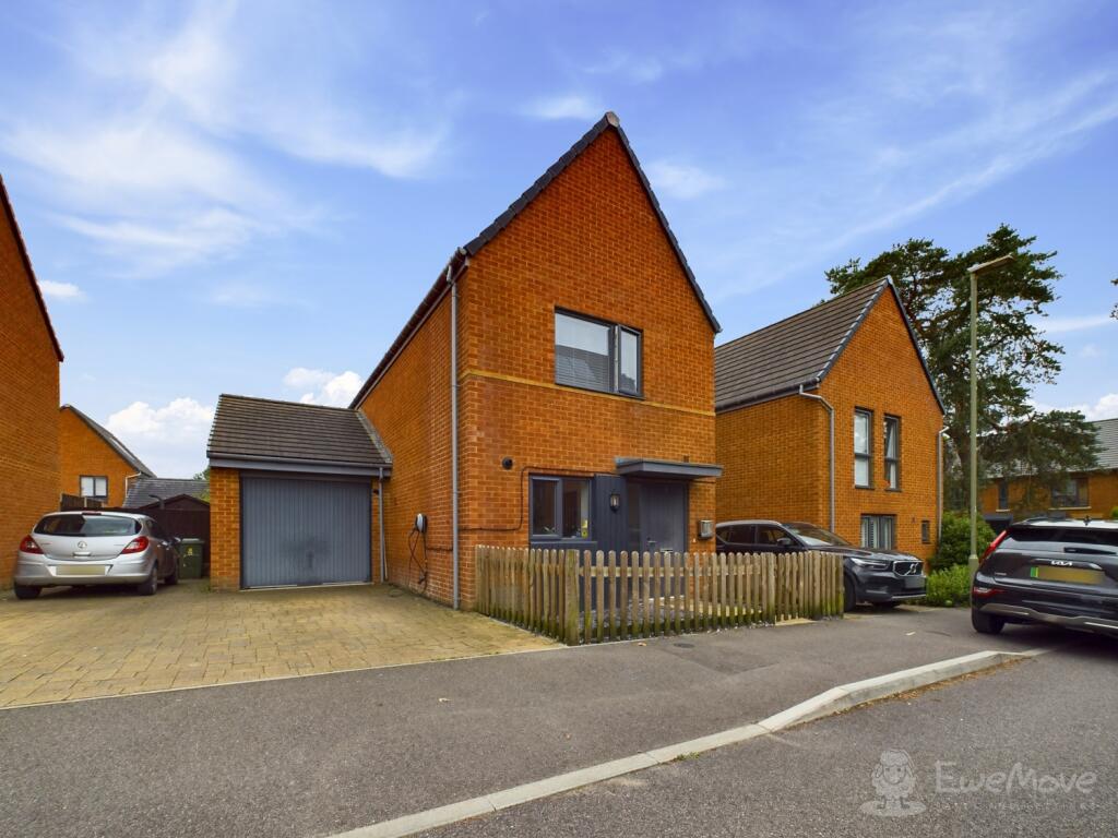 2 bedrooms House in Bordon, United Kingdom No. 13814