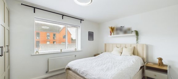 2 bedrooms House in Bordon, United Kingdom No. 13814 13