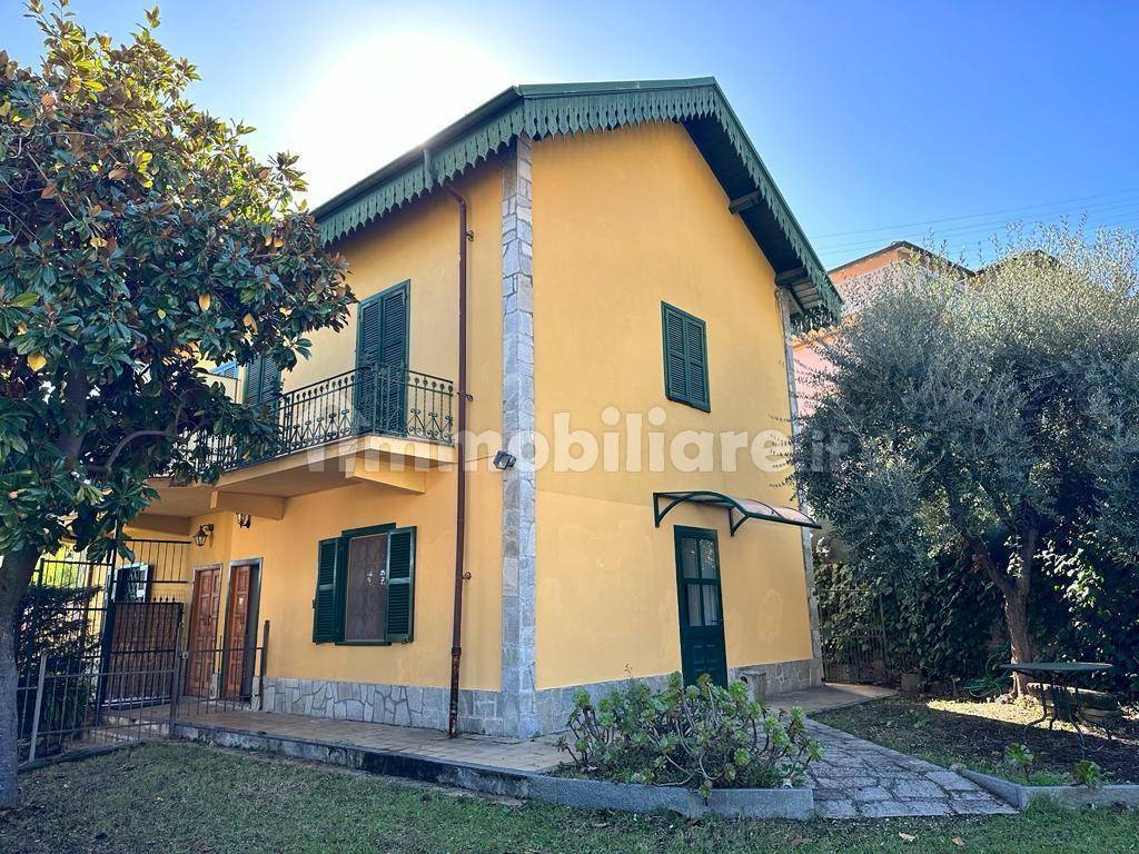 3 bedrooms Villa in Sanremo, Italy No. 64233