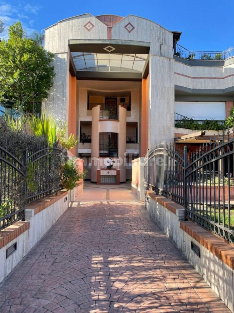 3 bedrooms Apartment in Latina, Italy No. 72568