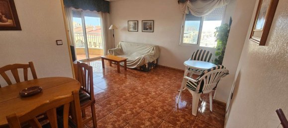 Apartamento de 2 dormitorios en Torrevieja, Spain No. 185608 3