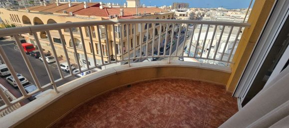 Apartamento de 2 dormitorios en Torrevieja, Spain No. 185608 10