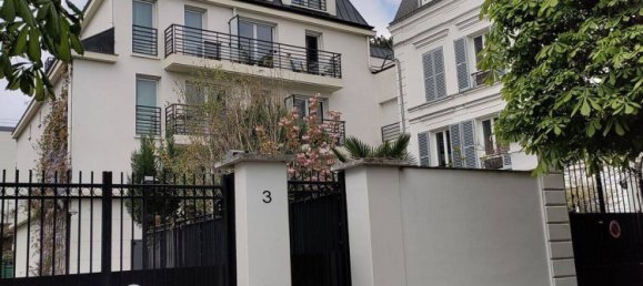 Estudio en Saint-Cloud, France No. 329378 12