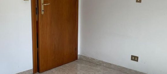 4 bedrooms Apartment in Ferrara, Italy No. 380733 9