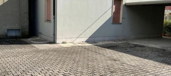 4 bedrooms Apartment in Ferrara, Italy No. 380733 26