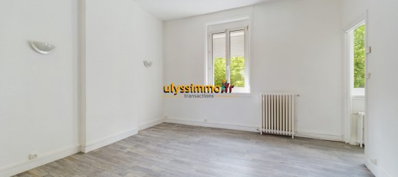 Casa de 4 dormitorios en Roye, France No. 54697 7