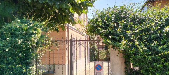 Casa de 7 habitaciónes en Modena, Italy No. 202381 2