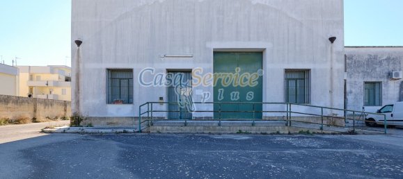 Gewerbliche Immobilie in Cavallino, Italy 2000m², Nr. 76734 15