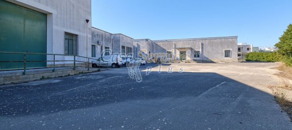 Gewerbliche Immobilie in Cavallino, Italy 2000m², Nr. 76734 16